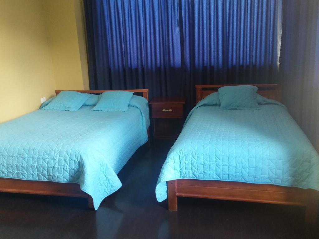 Hostal Tutamanda 2 Кіто Екстер'єр фото