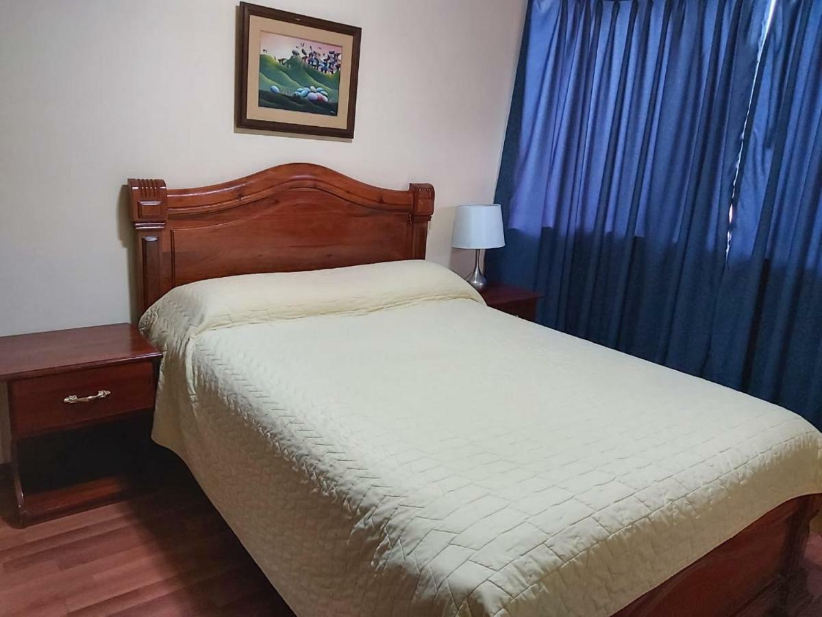 Hostal Tutamanda 2 Кіто Екстер'єр фото